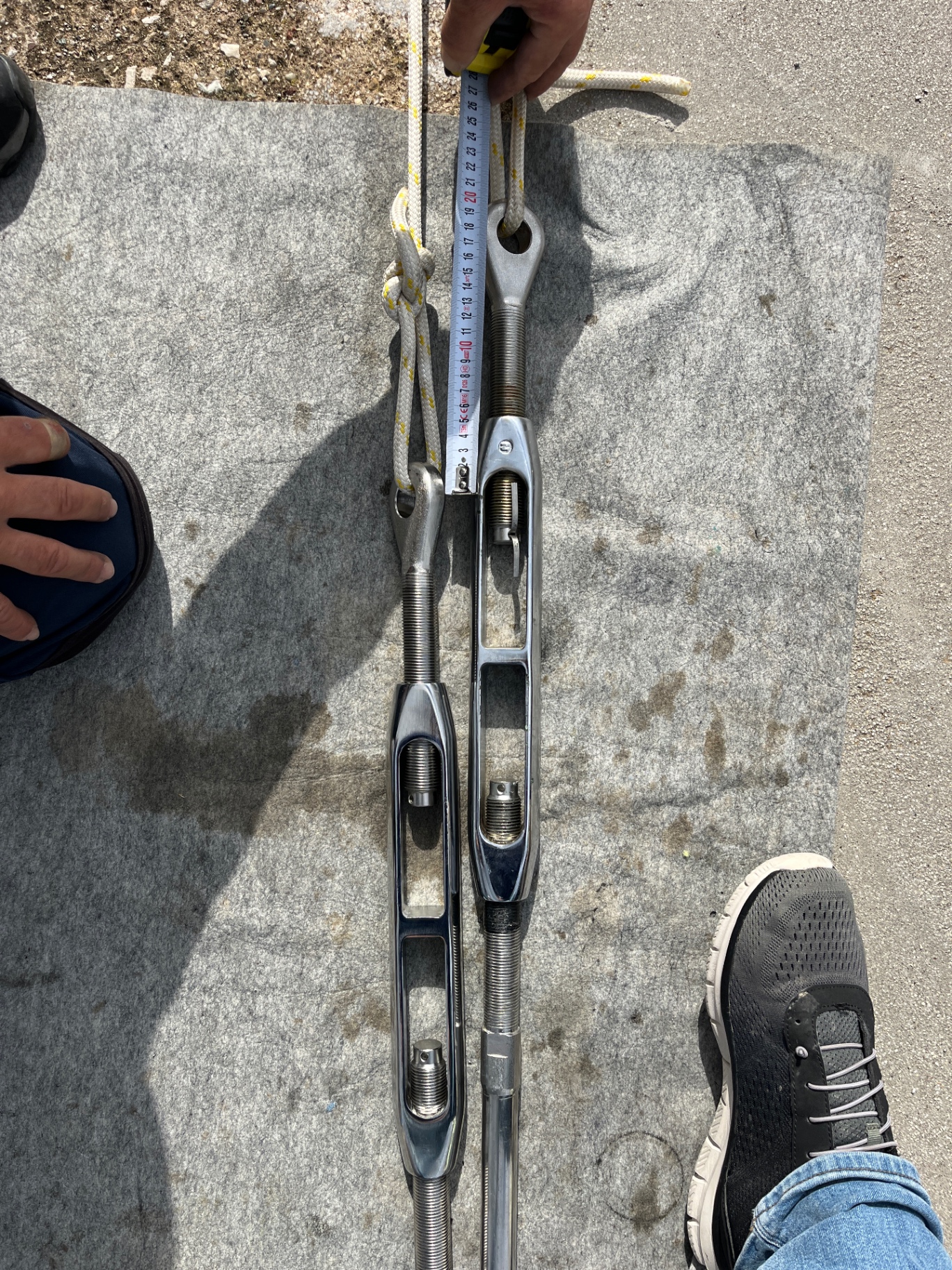 Standing-rigging bottlescrews measured and inspected during rig survey