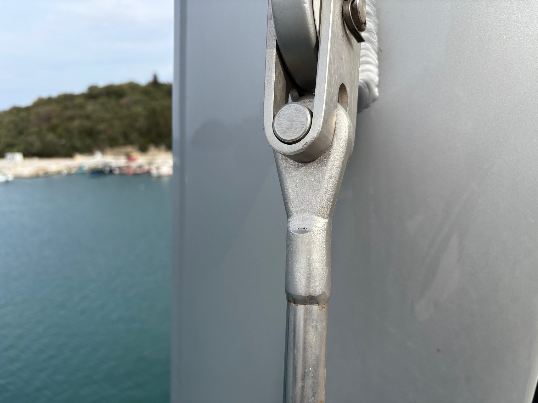 Rod-rigging T-terminal and tang inspection close-up